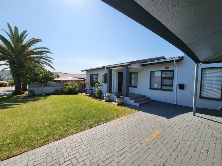 4 Bedroom Property for Sale in Bayview Western Cape